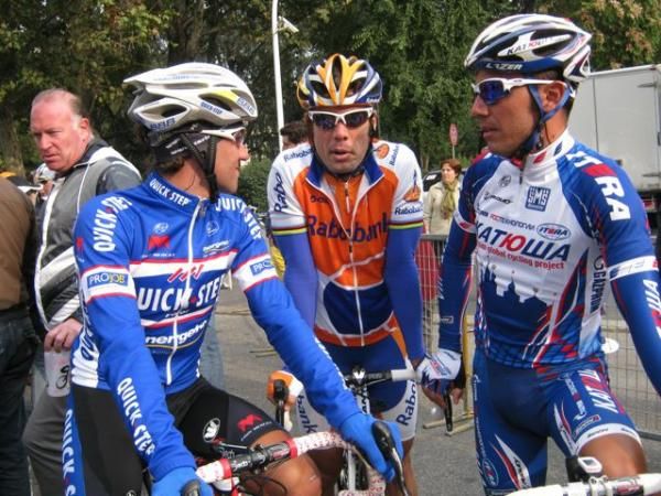 Carlos Barredo (Quick Step), Oscar Freire (Rabobank) and Joaquin Rodriguez (Katusha).