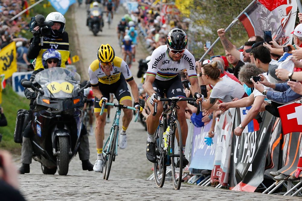 Peter Sagan powers away from Sep Vanmarcke