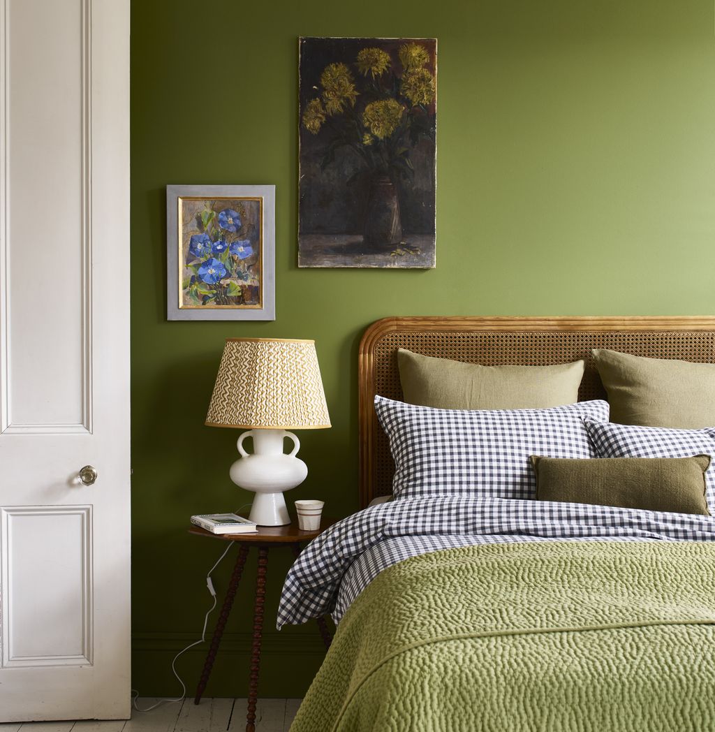 How much paint do I need for one wall? The experts weigh in Livingetc