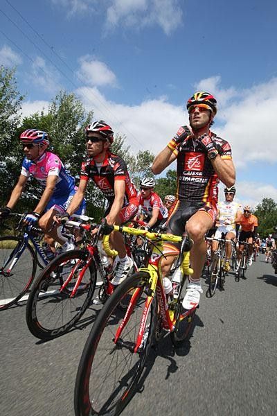 Alejandro Valverde (Caisse d'Epargne) relaxes early in the stage.