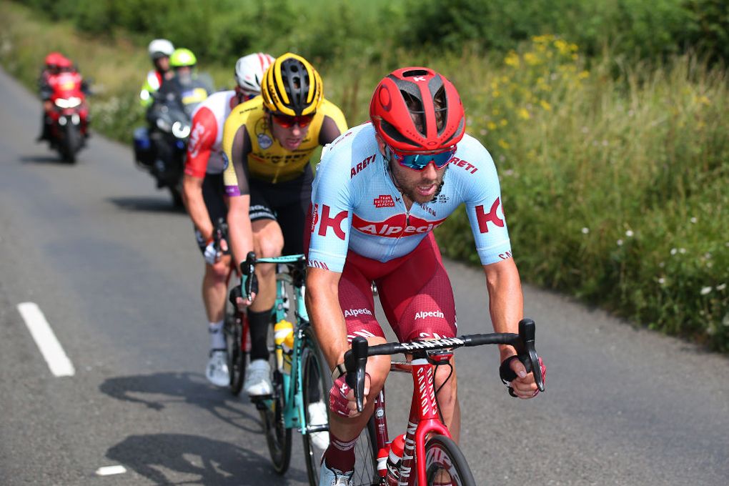 Alex Dowsett leads the early breakaway at RideLondon-Surrey Classic