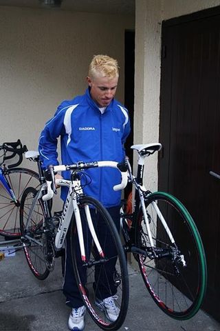Damiano Cunego gets the bikes ready for a training ride