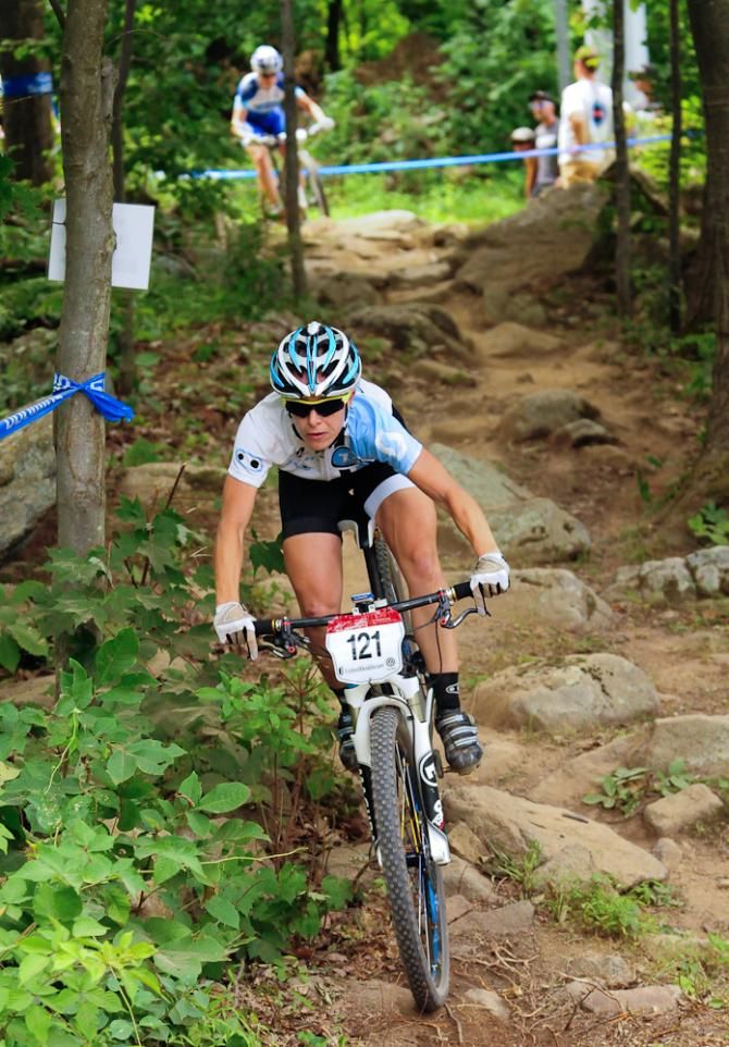 Chloe Woodruff (Crank Brothers) with a gap over Georgia Gould