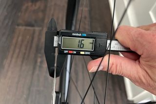 Hydraulic disc brake tips: If your brake rotors have worn and are less than the minimum thickness recommended by the manufacturer, replace them