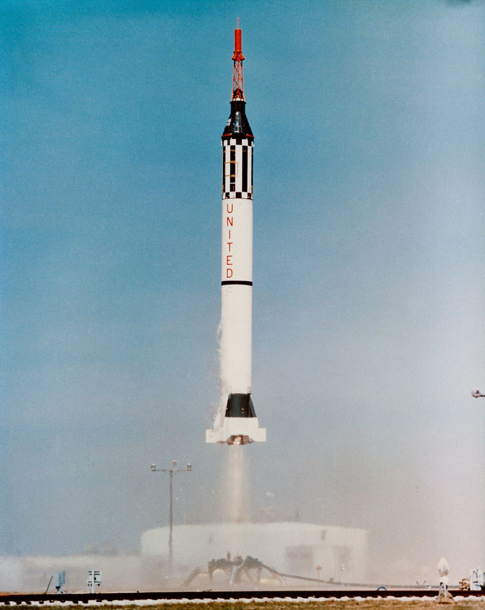 Building Project Mercury: Test Flight Photos Of NASA's First Spaceship ...