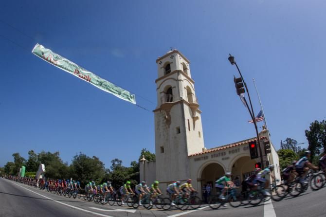 The field heads through the sprint in Ojai.