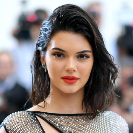 Hair, Face, Lip, Eyebrow, Hairstyle, Skin, Black hair, Beauty, Fashion model, Fashion, 
