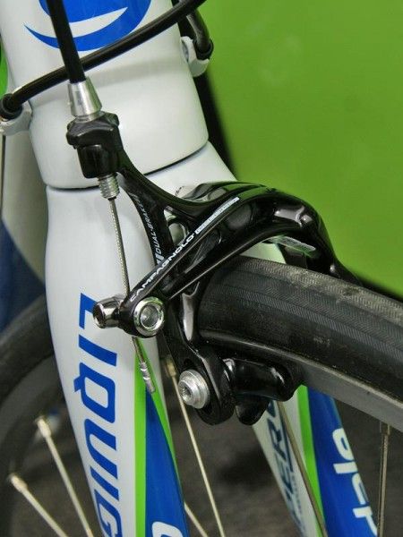 Liquigas team bikes were fitted with standard Campagnolo Record D-Skeleton brakes up front&hellip;