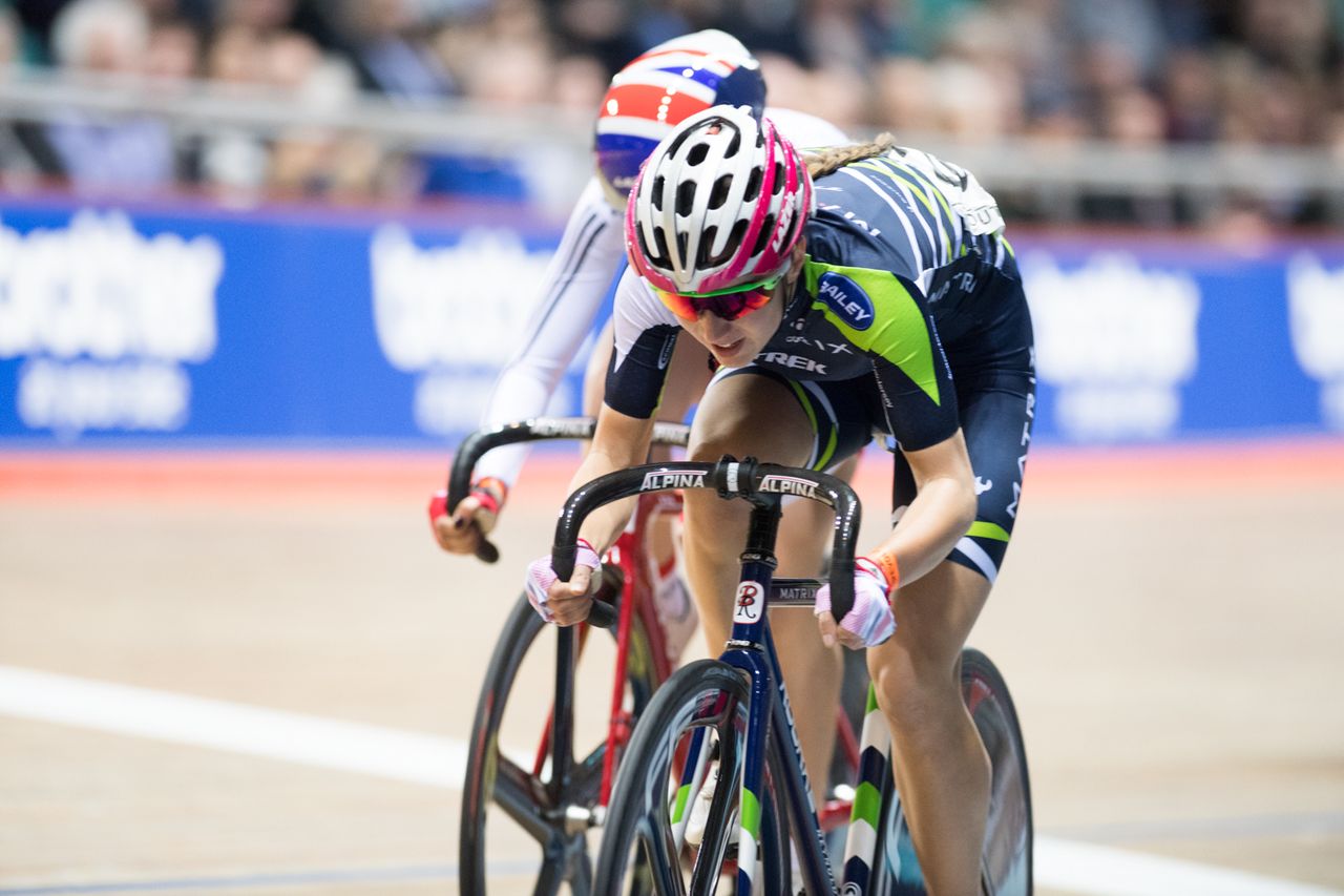 Elinor Barker puts in a sprint