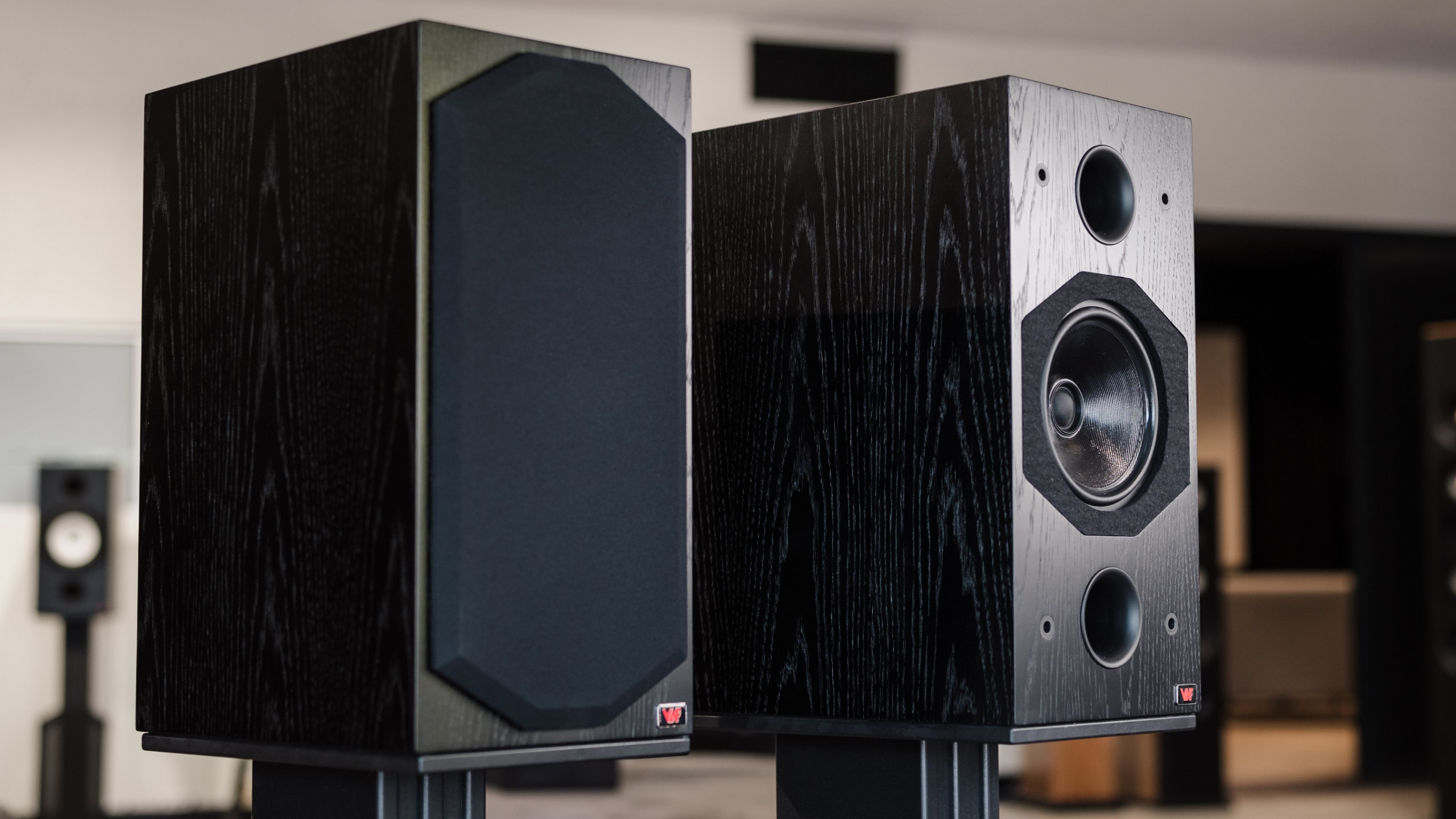 VAF Research Signature i91 MKIII bookshelf speakers
