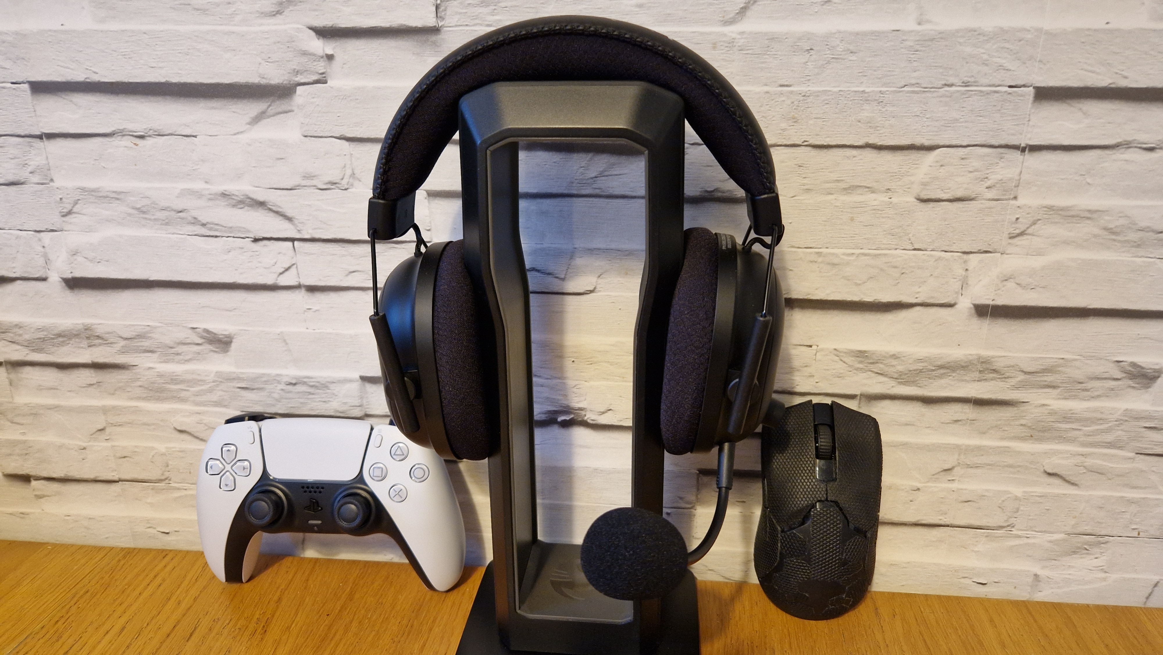 Razer BlackShark V2 Pro 2023 profile and details