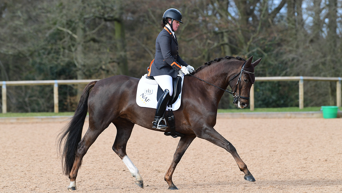 Alice Oppenheimer - Headmore Bella ruby