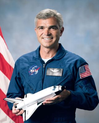 Rich Clifford's portrait as a new NASA astronaut in 1990.