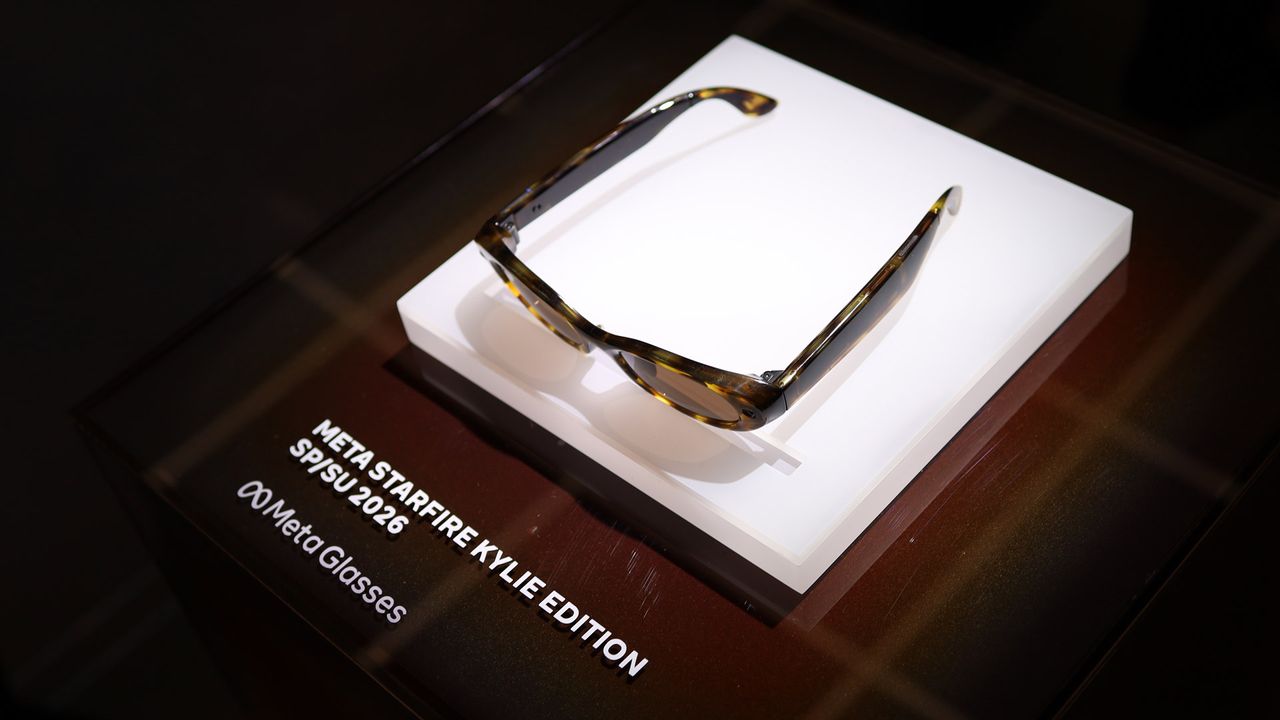 Meta Essilor Luxottica AI Glasses