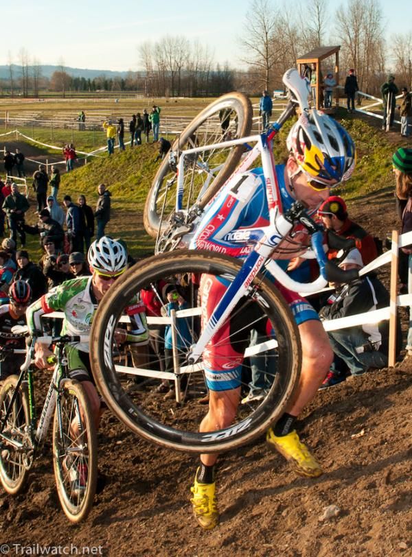 Tim Johnson (Cannondale-cyclcorssworld.com) at the front of the race.
