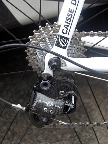 Caisse d'Epargne is one of few teams outfitted in Campagnolo Super Record - most of the others are using standard Record.