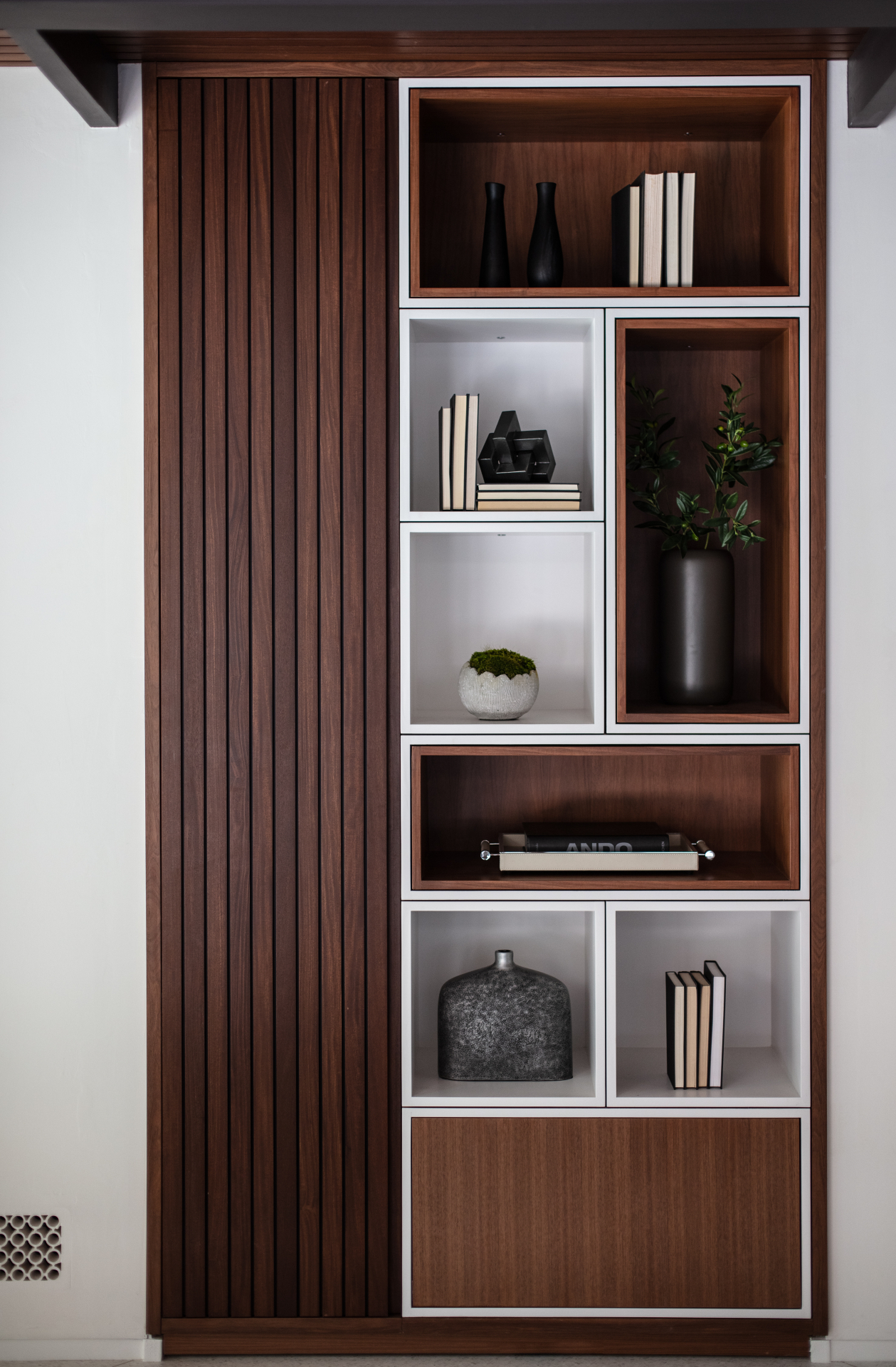 joinery detail at cove way, a midcentury home restored by Sophie goineau