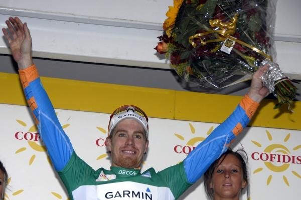 Tyler Farrar (Garmin-Slipstream) accepts the applause of the crowd in Ichtegem.