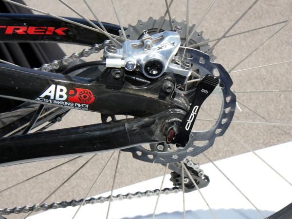 Trek continues to use the remarkably effective ABP Race concentric dropout pivots for the latest Top Fuel.