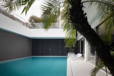 L House by AD ARCHITECTURE swimming pool