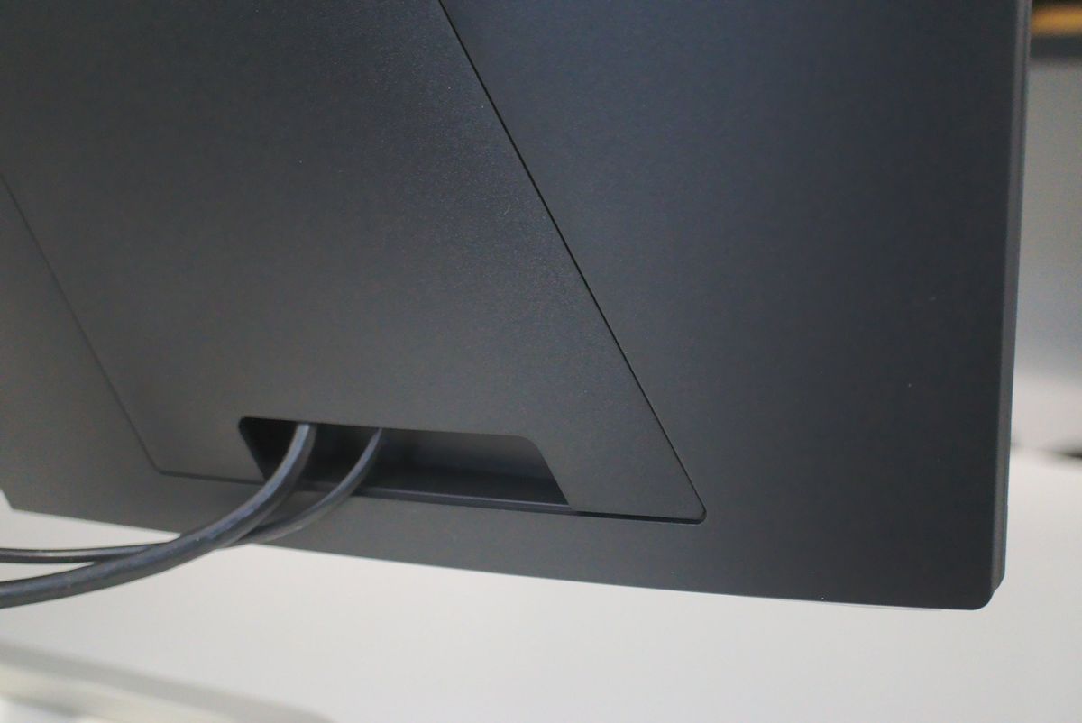 AOC Q27T1