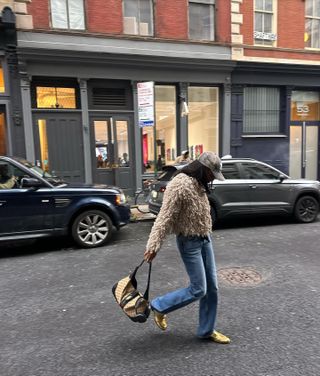 Influencer wears loafers