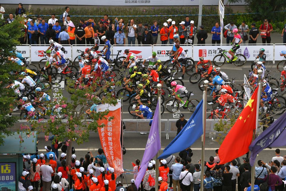 The riders get ready to roll for the opening stage