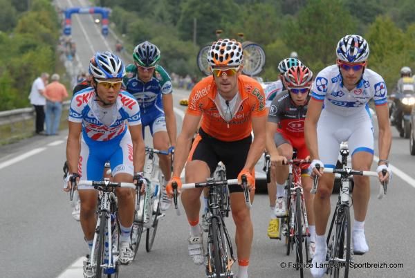 The climb of the Ty Marrec is a perennial feature of the route.