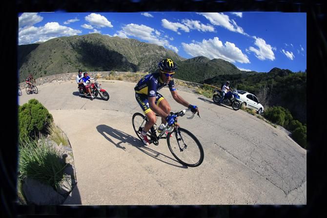 Alberto Contador (Saxo-Tinkoff) ascends Cerro el Amago.