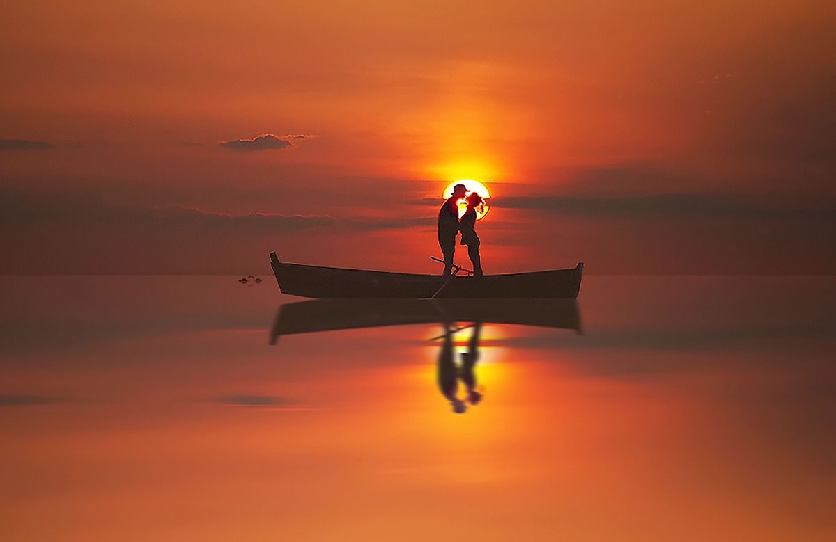 ‘First kiss’ by Alfred Krivickas from Lithuania won best photo in the &#039;Give It Your Best Shot&#039; challenge