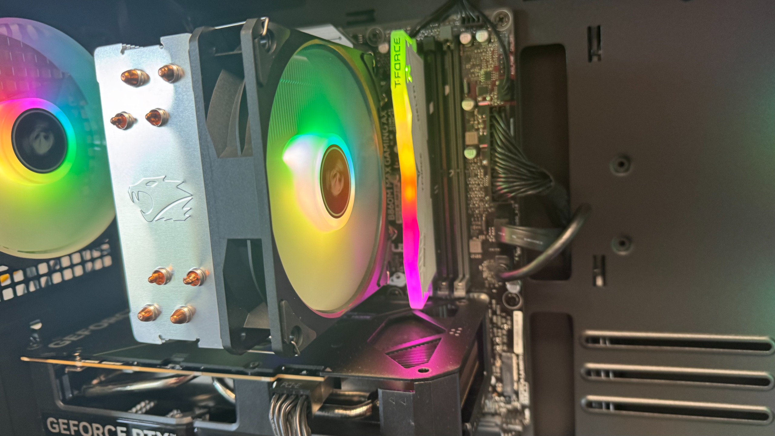 iBuyPower RDY Scale B06 gaming pc on a wooden desk