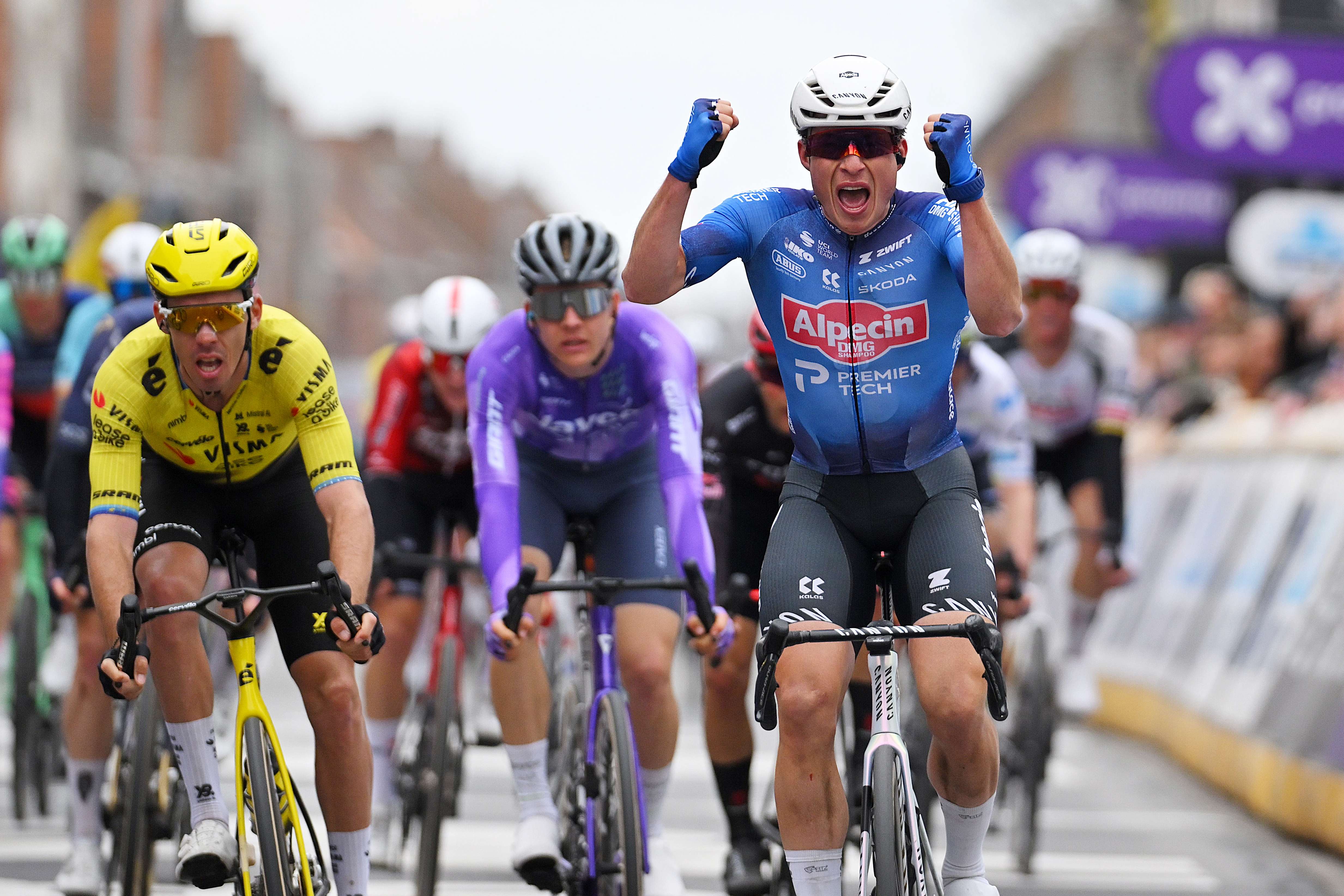 Jasper Philipsen celebrates his victory at In Flanders Fields 2026