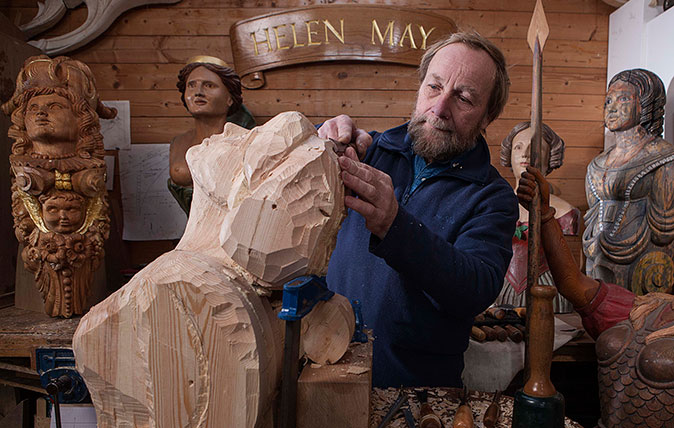 Andy Peters, Ship Figurehead Carver, photographed in his studio at Waterperry Gardens, Oxfordshire. ©Richard Cannon/Country Life Picture Library