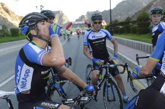 NetApp-Endura riders drink up for the heat in Oman