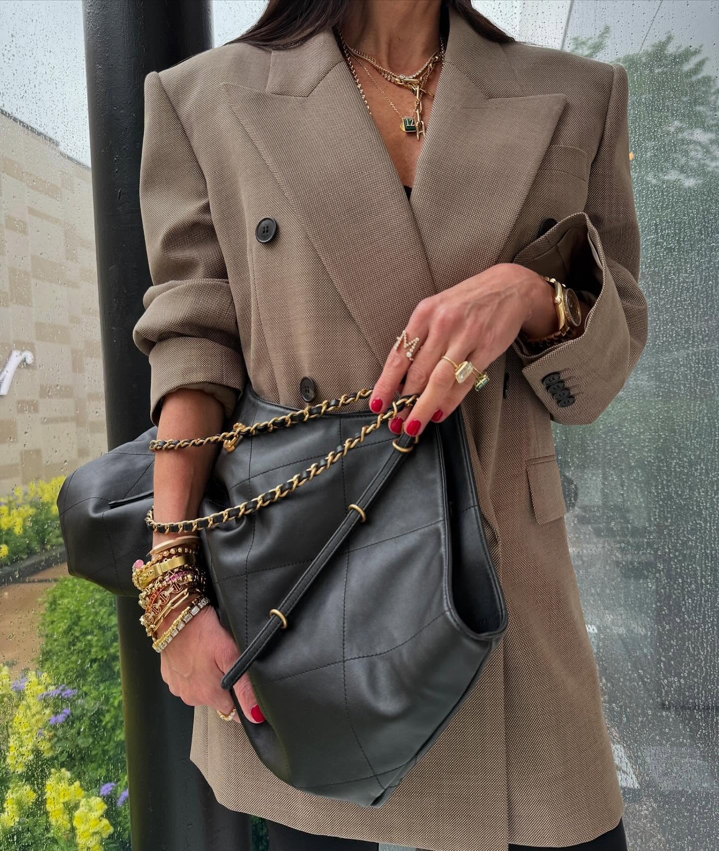 Marci Hirshleifer Penn wearing stackable jewelry