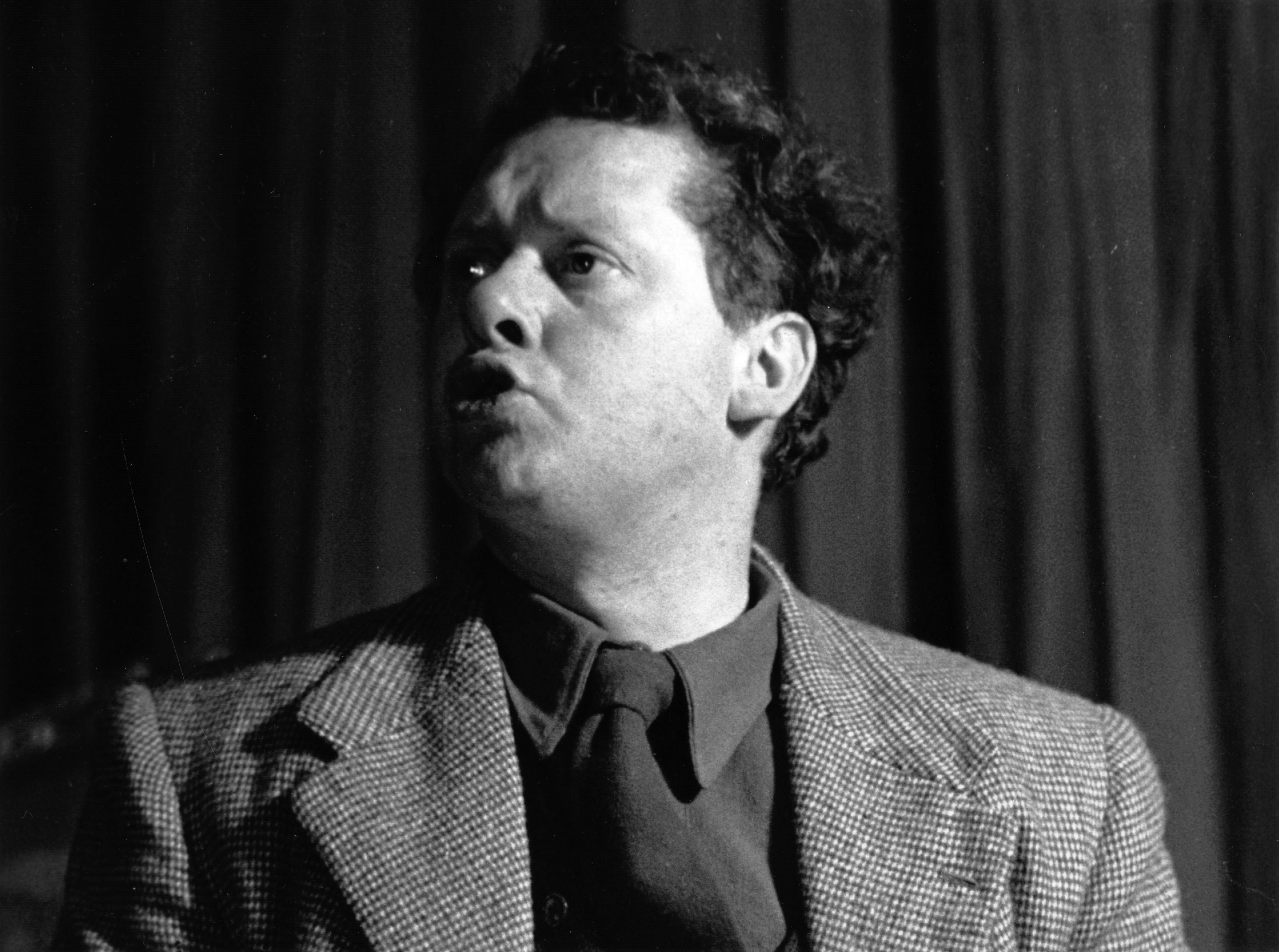 Welsh poet Dylan Marlais Thomas (1914 - 1953), acting as stage manager at the one night performance of Pablo Picasso's play Desire Caught By The Tail; at the Rudolf Steiner Hall, London. Original Publication: Picture Post - 4988 - Pablo Picasso Playwright - Desire Caught By The Tail - pub. 1950