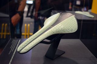 Fizik 3D Printed Adaptive saddle