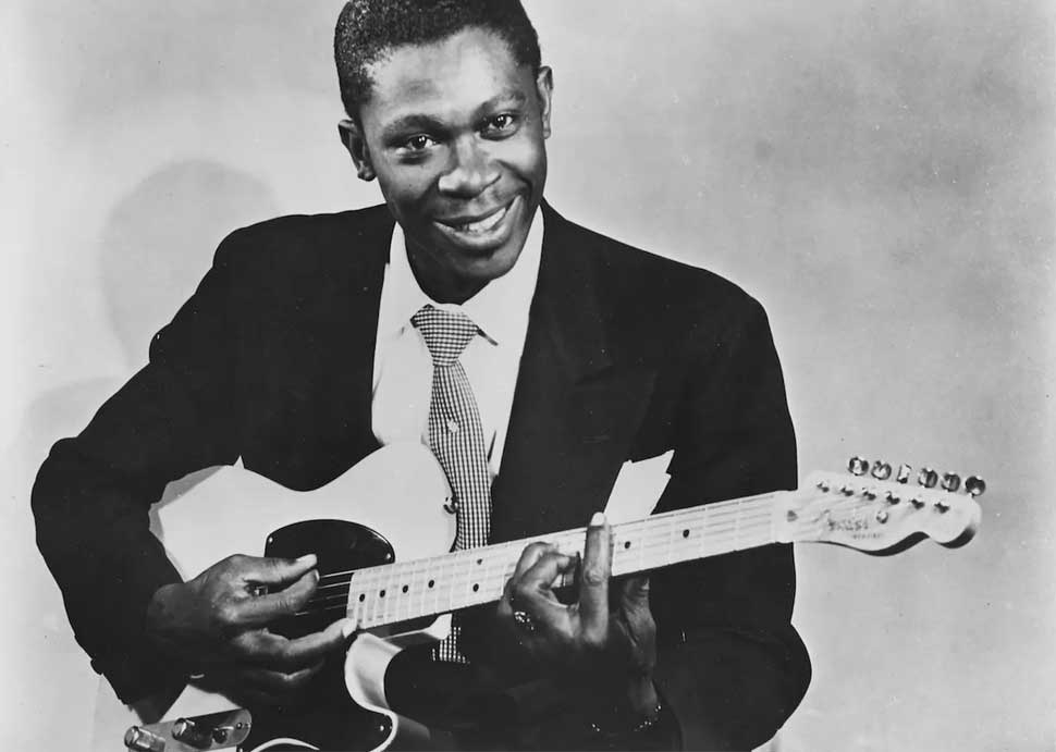 BB King poses for a studio portrait in 1955 in the United States. He holds a Fender Esquire guitar