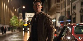 Tom Cruise small as Jack Reacher