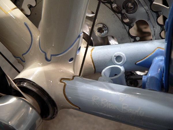 Baylis even pays attention to the oft-ignored chainstay bridge.