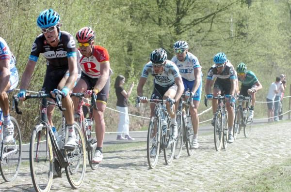 Johan Van Summeren powers his way through the Arenberg forest