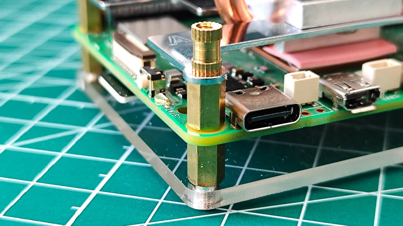 52-Pi Ice-Tower Cooler for Raspberry Pi 5