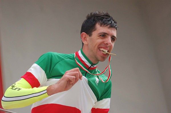 Alfredo Balloni celebrates his Under 23 time trial win