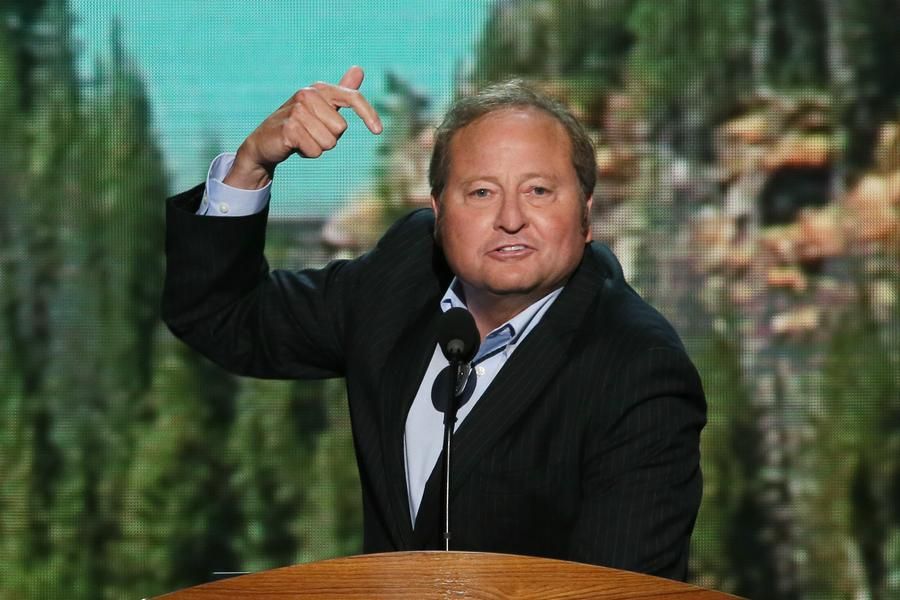 Democrat Brian Schweitzer vulgarly trash-talks both parties, might run for president