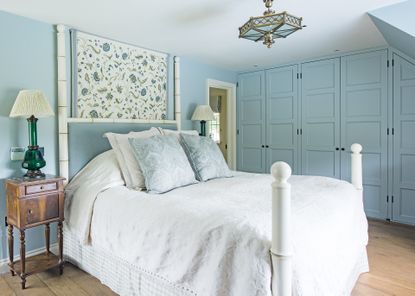 Cottage bedroom ideas: classic takes on rustic bedrooms | Homes and Gardens
