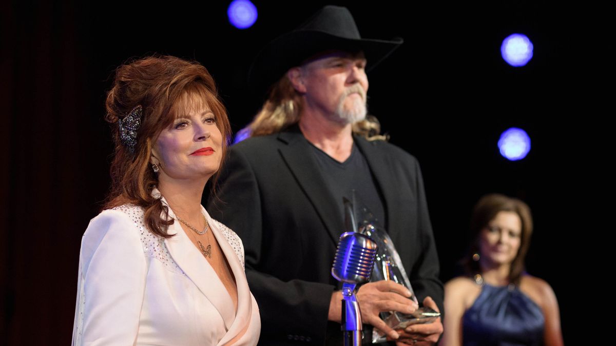 Monarch Fox Susan Sarandon Trace Adkins