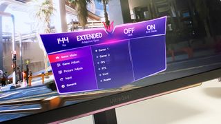 LG UltraGear 27GR93U