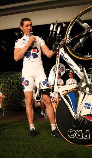 Mathieu Ladagnous is a rouleur, but he brings a LaPierre time trial bike to the stage.