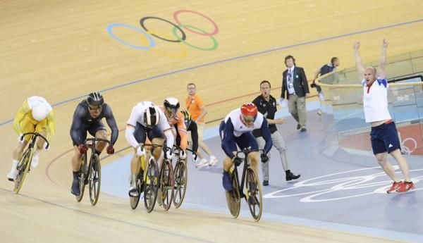Chris Hoy (Great Britain) in the drag race to the finish