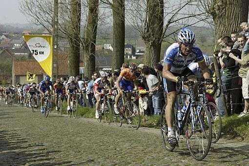 Lance Armstrong (Discovery) on the Koppenberg